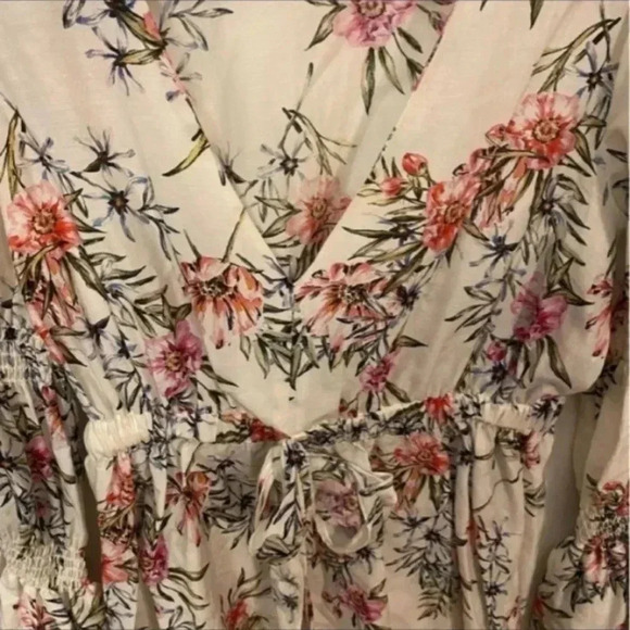 Intermix Women's Rochelle Floral Silk Blend V-Neck Top - Picture 3 of 8